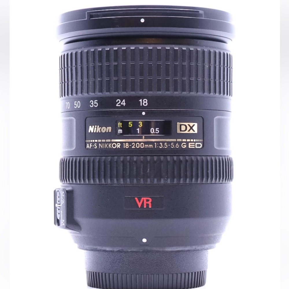 Nikon 18-200mm DX AF-S Zoom Lens - Black with Red VR Accent
